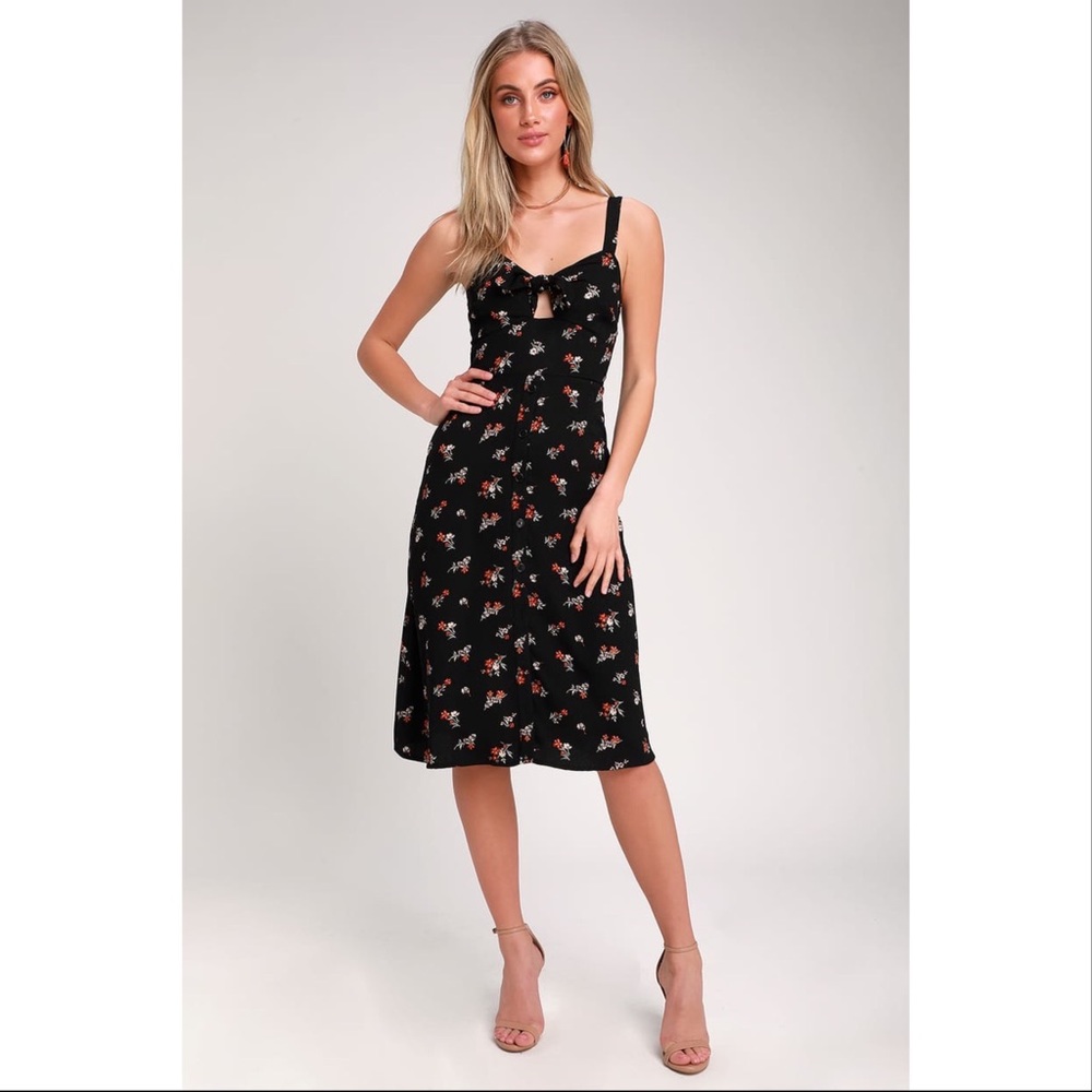 Lulus’s Black Floral Print Tie-Front Midi Dress